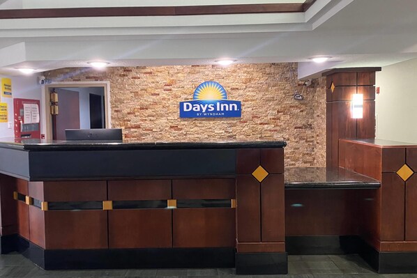 Lobby - Days Inn by Wyndham Dodge City (Dodge City)
