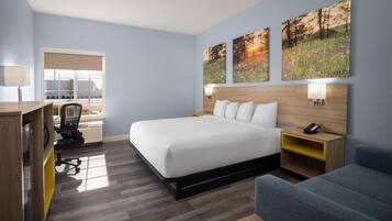 Værelse - 1 kingsize-seng - tilpasset personer med nedsat mobilitet (Mobility, Bathtub W/grab Bars) | Strygejern/strygebræt, gratis Wi-Fi