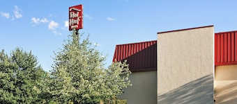 Red Roof Inn Cleveland Airport-Middleburg Heights