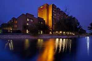 Exterior - Crowne Plaza Columbus North- Worthington by IHG (Columbus)