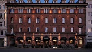 Fassade der Unterkunft â Abend/Nacht