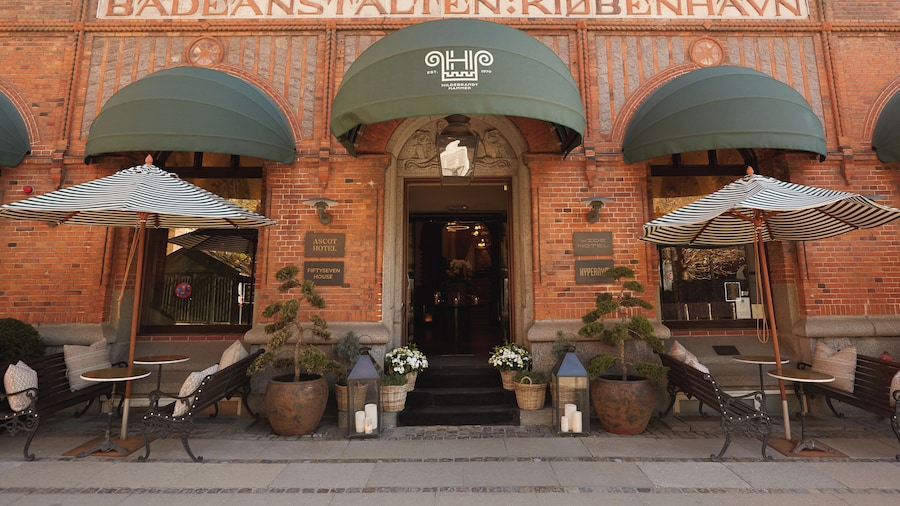 Ascot Hotel