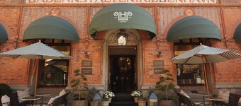 Ascot Hotel