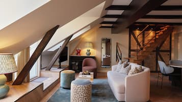 The Owners Suite | Hypo-allergenic bedding, minibar, in-room safe, blackout drapes