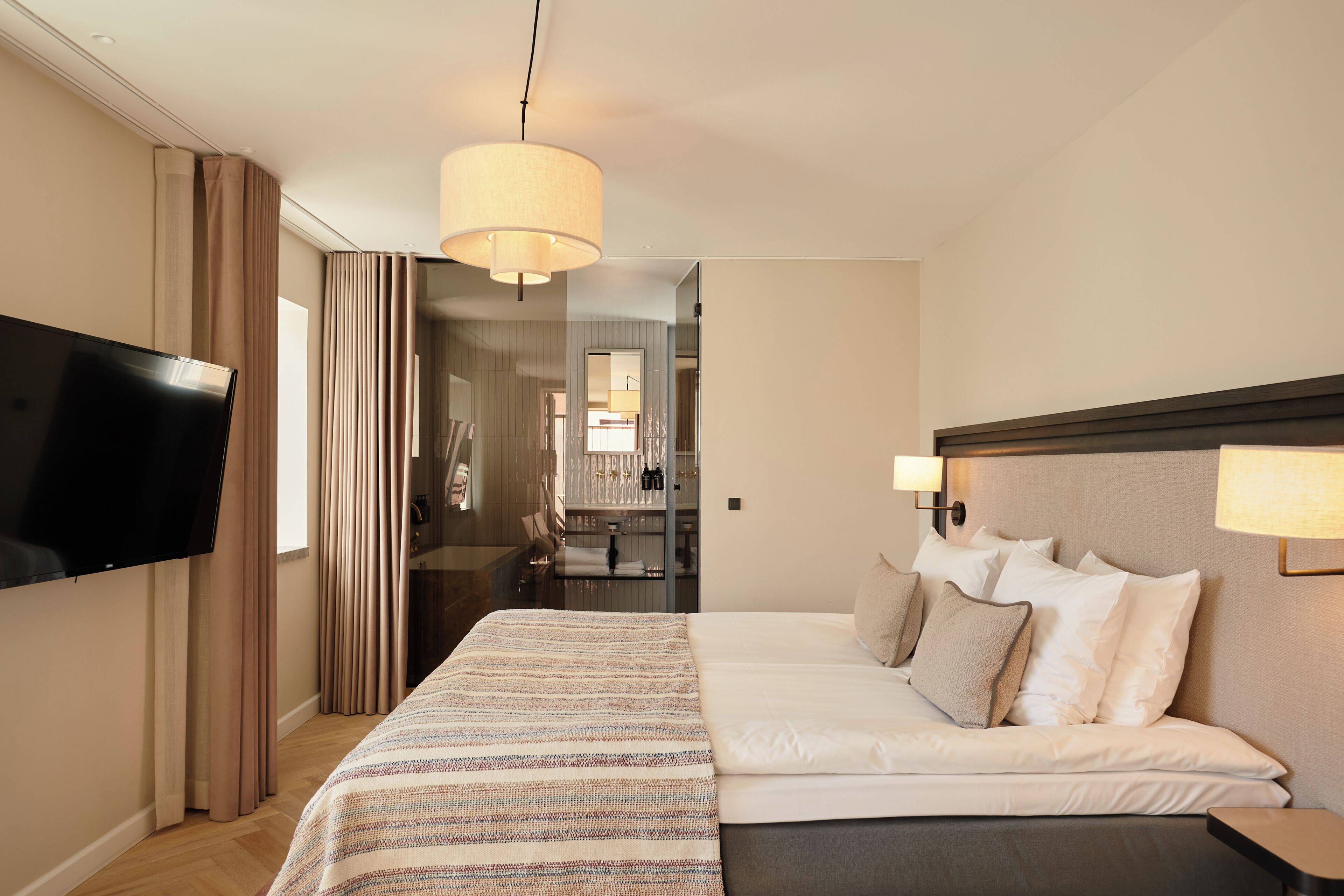Signature Suite