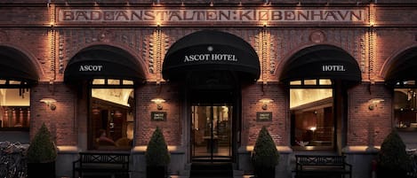 Front of property - evening/night