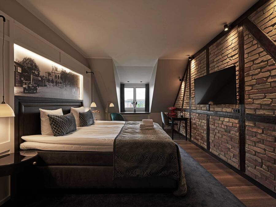 Signature Suite