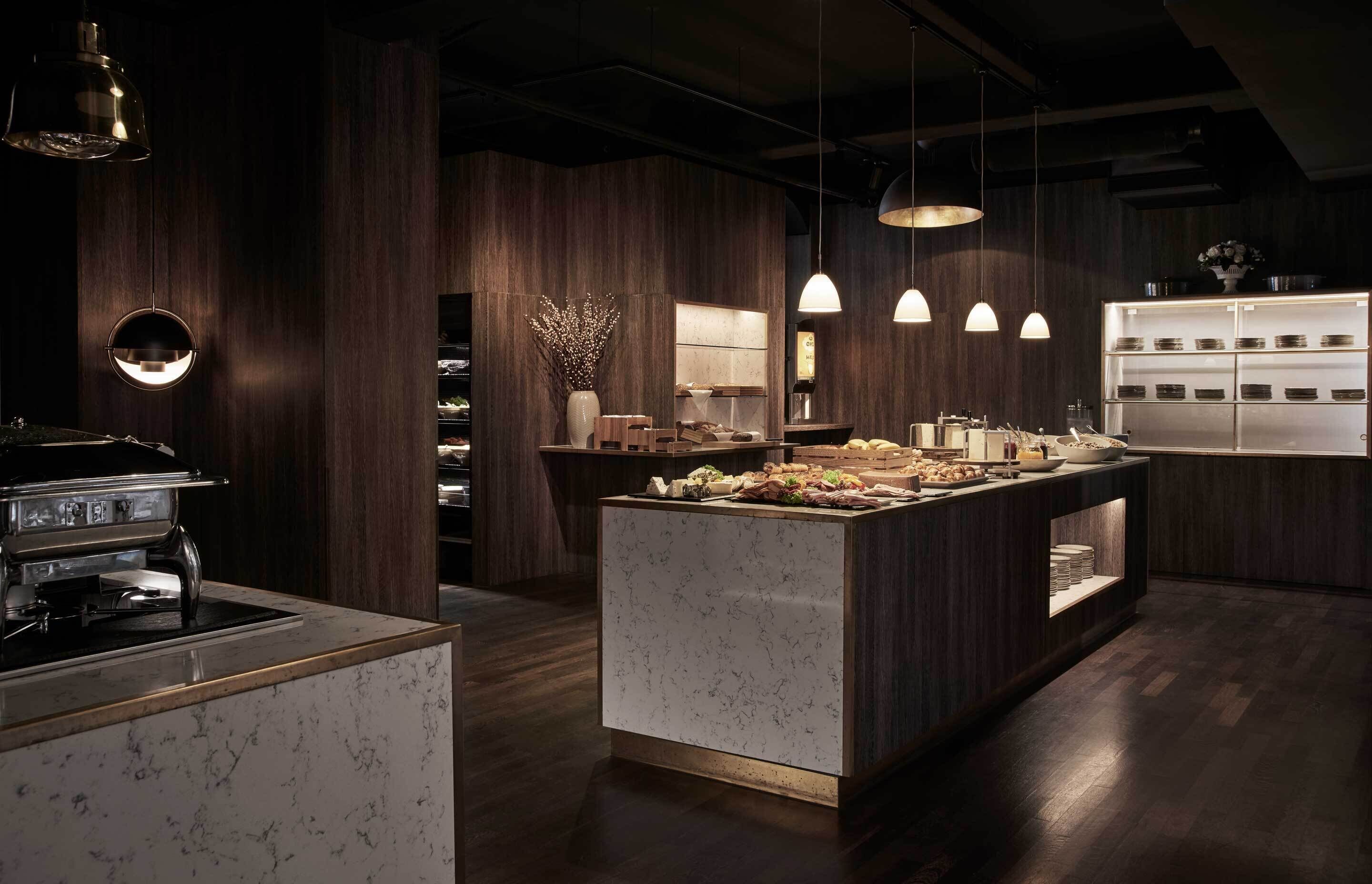 daily buffet breakfast (dkk 245 per person)