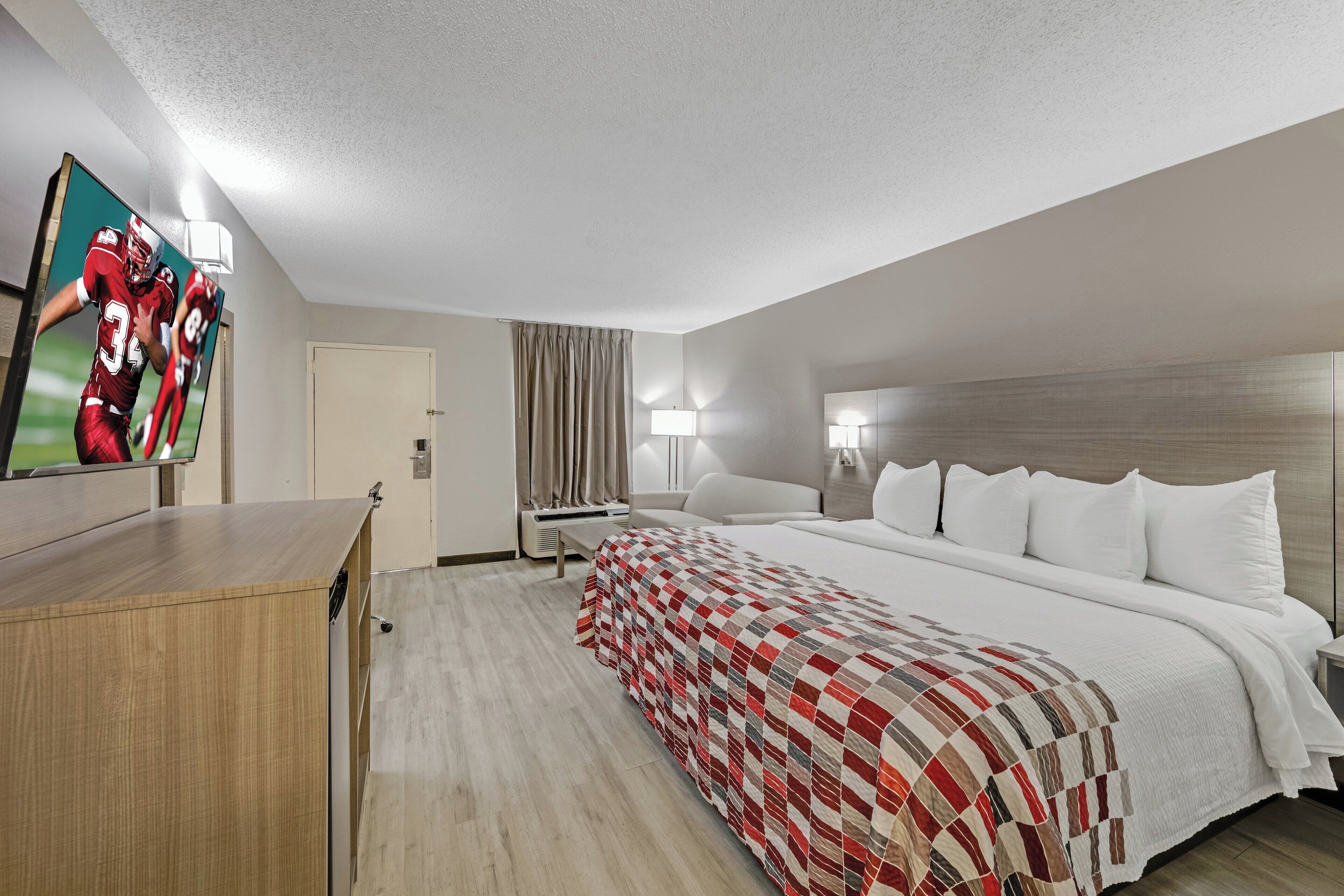 Cortinas blackout, wifi gratis y ropa de cama 