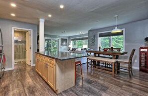 Condo, 2 Bedrooms | Private kitchen | Microwave, oven, coffee/tea maker, toaster - Killington Center Inn & Suites by Killington VR - 2 Bedrooms (Killington)