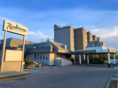 Radisson Hotel & Conference Centre West Edmonton