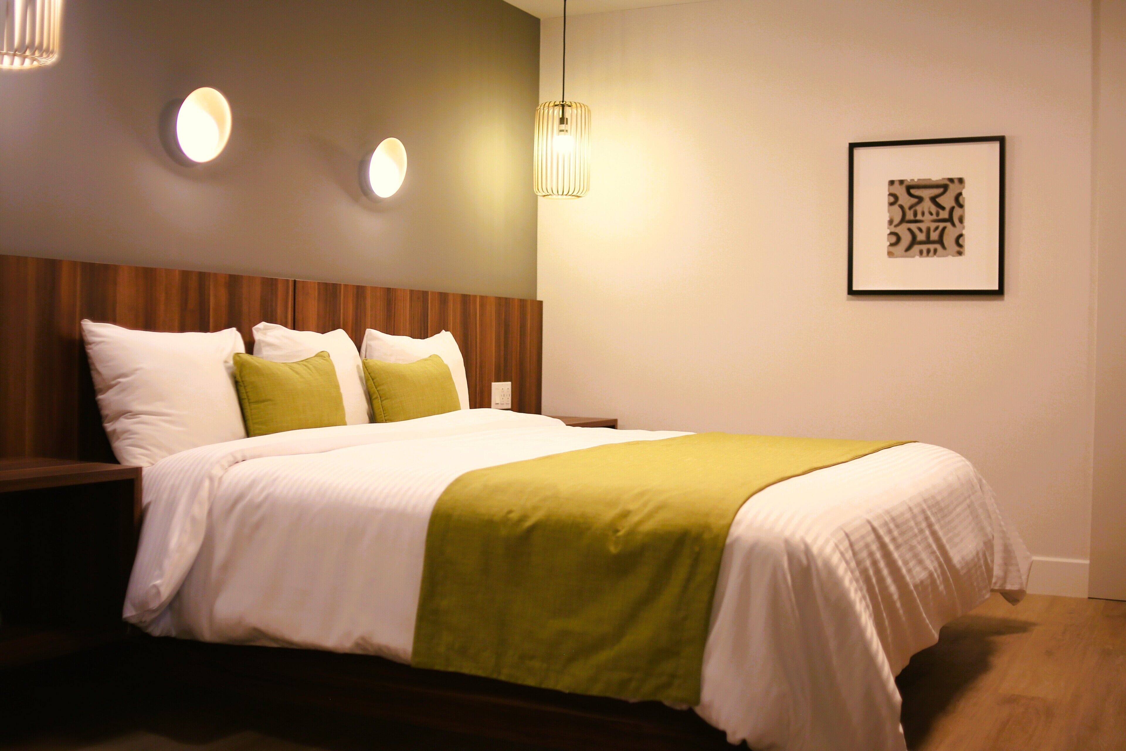 Quarto superior, 2 camas Queen | Escrivaninha, cortinas blackout, ferros/tábuas de passar roupa