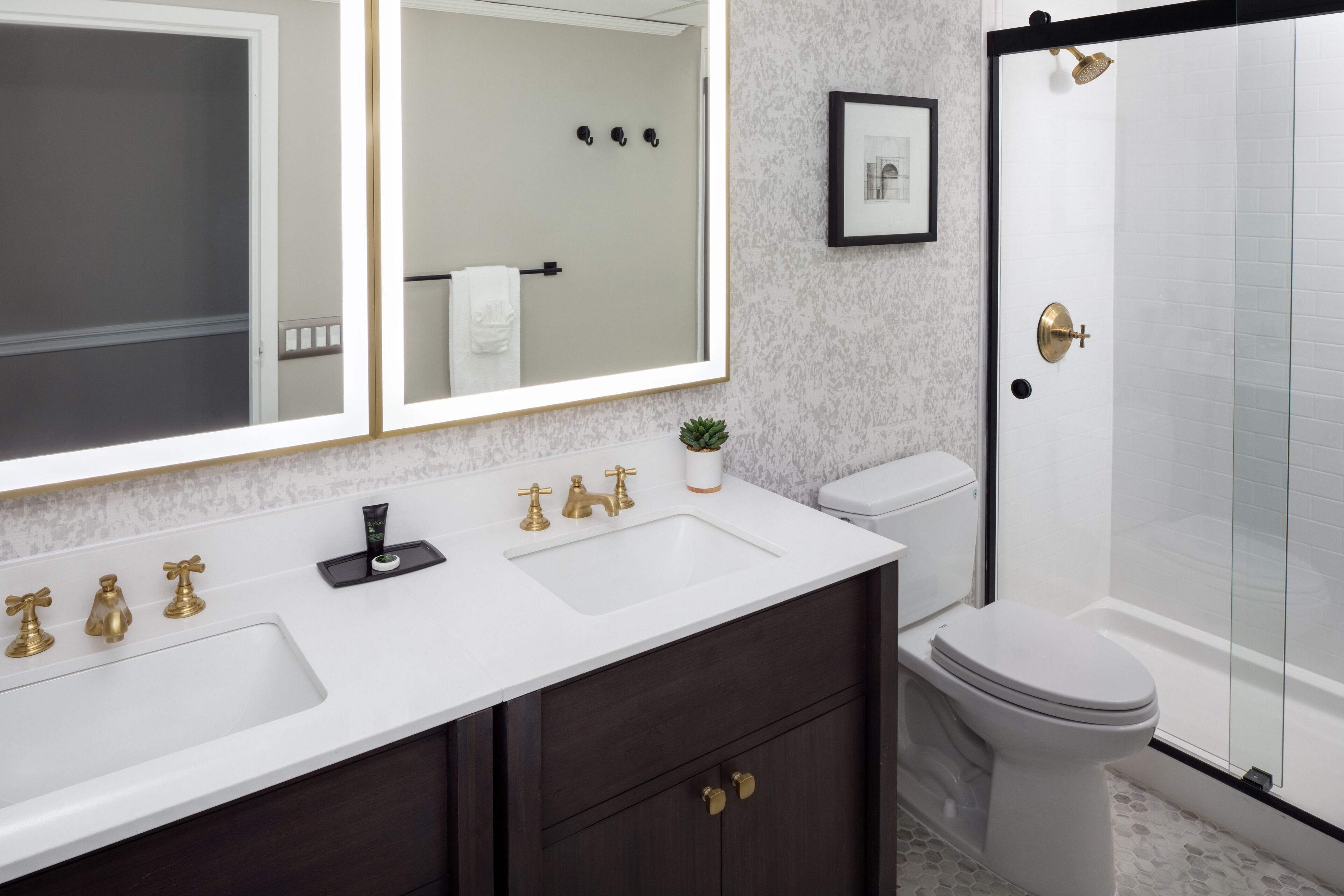 combined shower/bathtub, free toiletries, hair dryer, towels