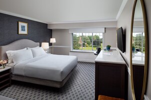 高档床上用品、羽绒被、加厚床垫、客房内保险箱