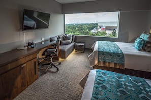A hotel room with a desk, chair, and two beds. - InterContinental Presidente Mexico City by IHG (Mexico City)