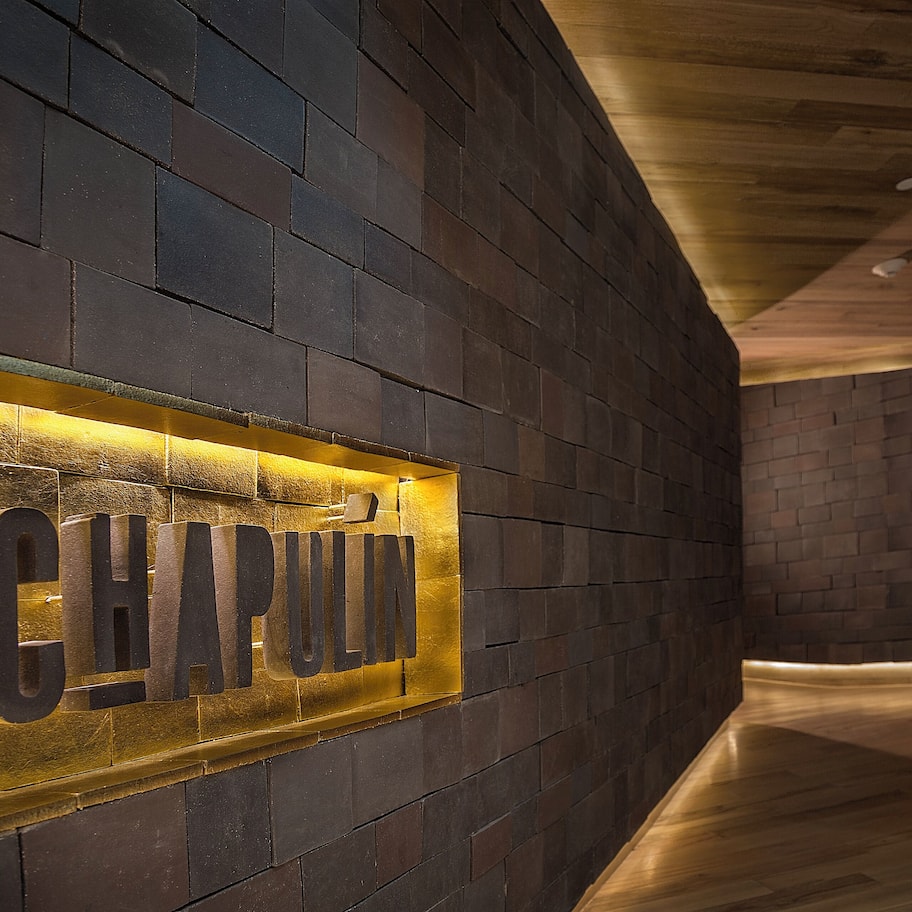 5 restaurants, breakfast, lunch, dinner served; French cuisine