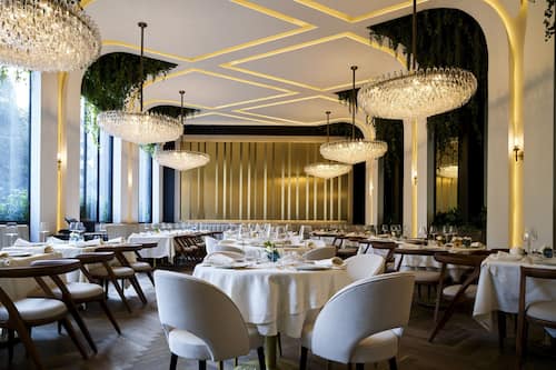 5 Restaurants; Frühstück, Mittagessen und Abendessen werden serviert