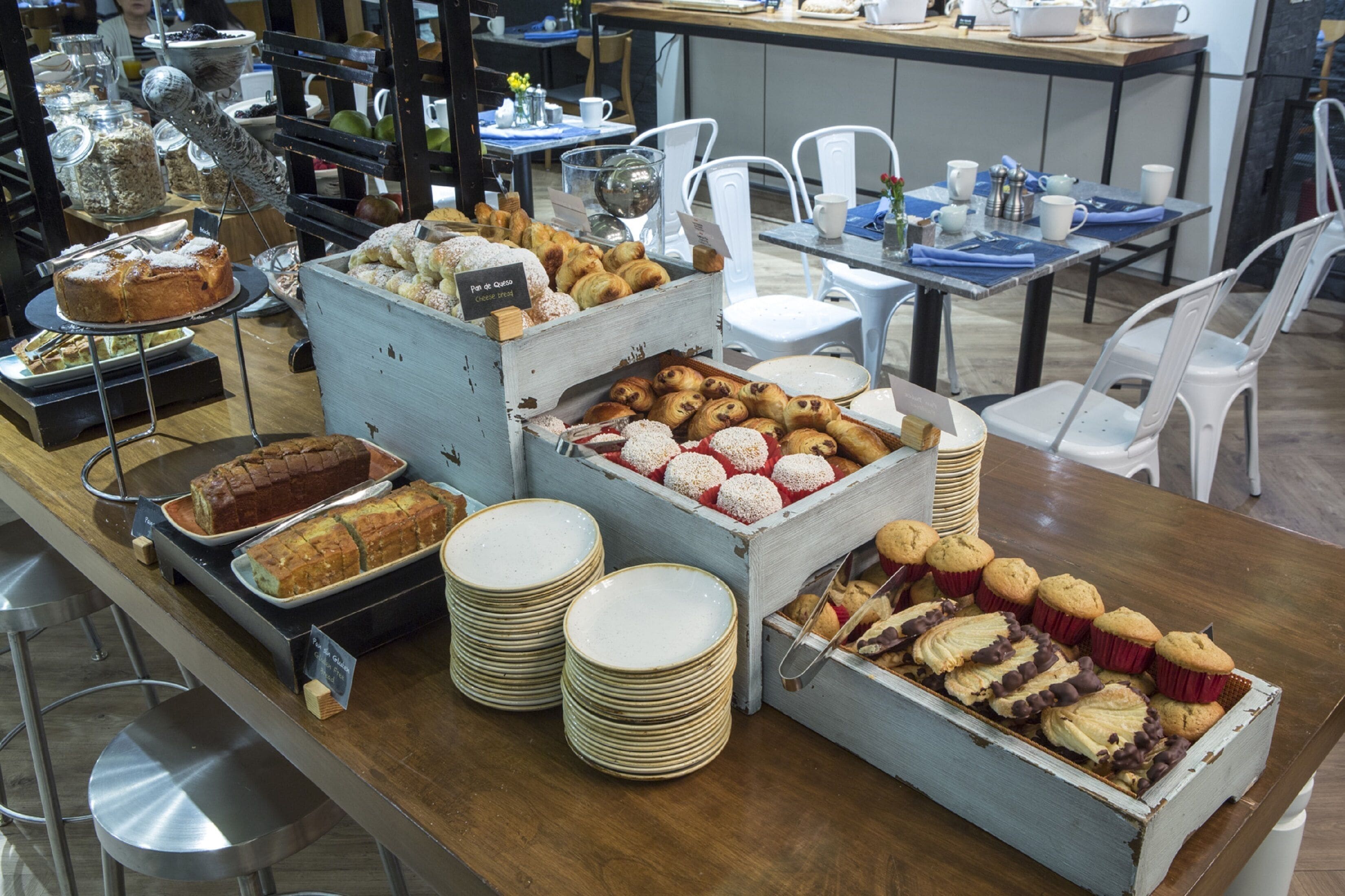 daily cooked-to-order breakfast for a fee