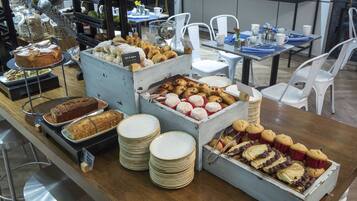 Daily cooked-to-order breakfast for a fee