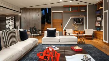 1 bedroom, premium bedding, in-room safe, desk