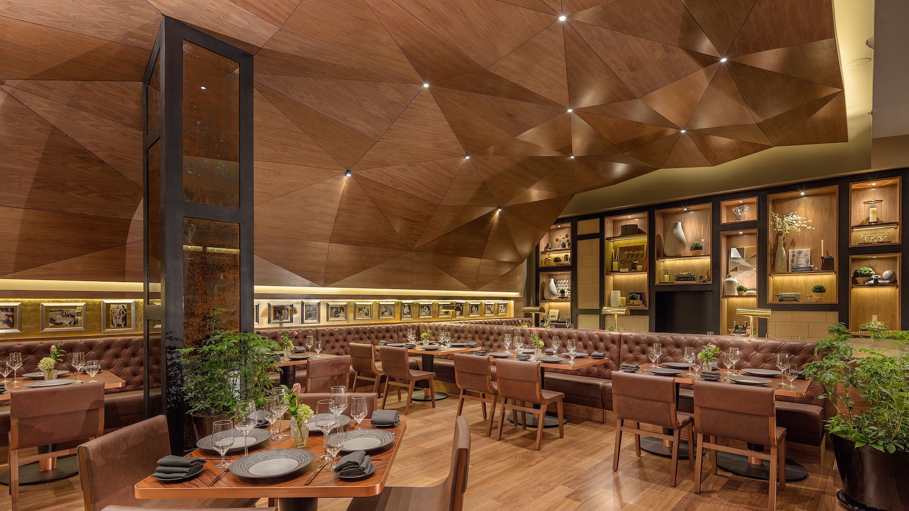5 restaurants, breakfast, lunch, dinner served; French cuisine