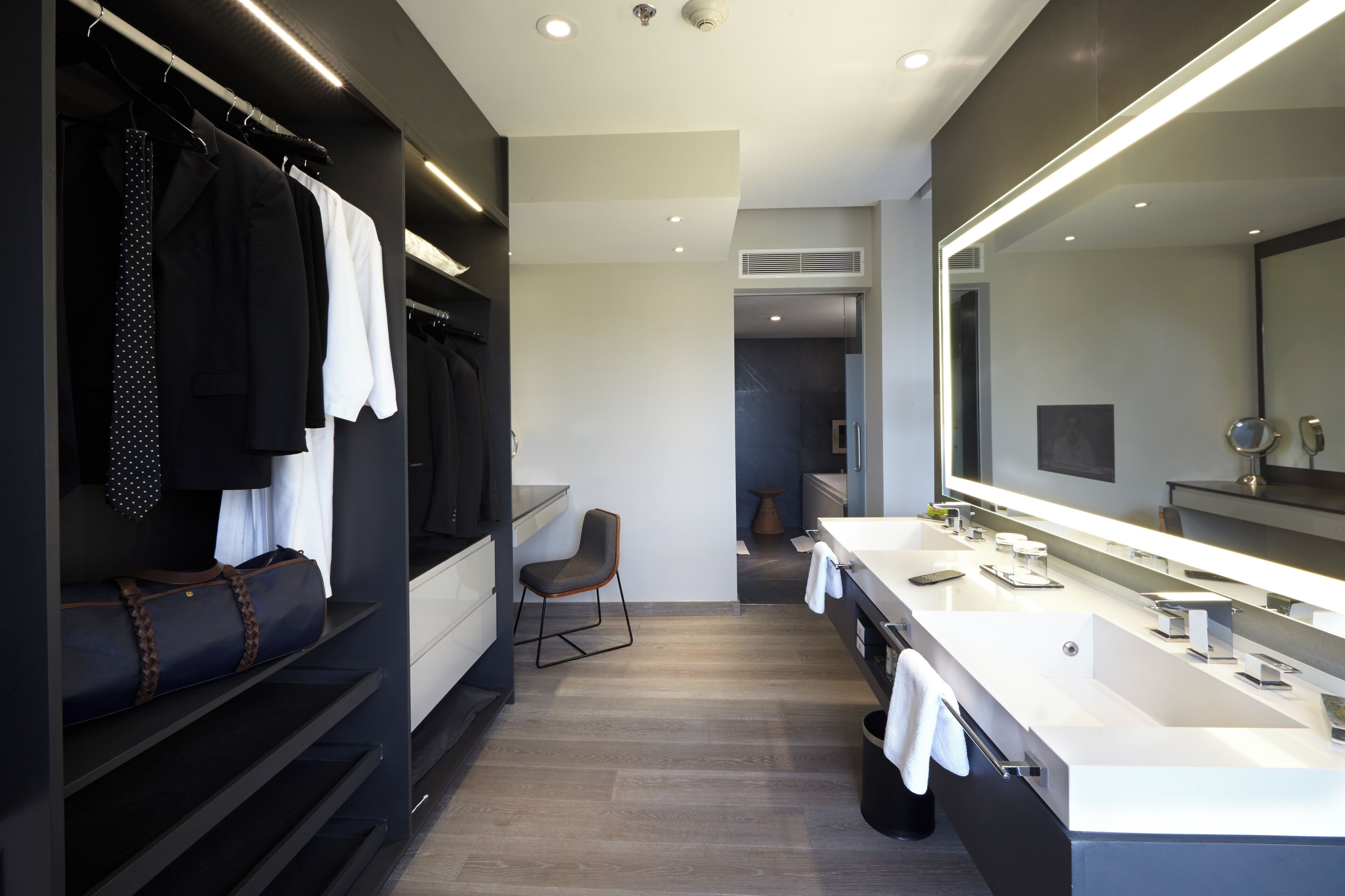 1 bedroom, premium bedding, in-room safe, desk