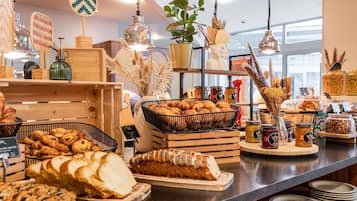 Daily buffet breakfast (EUR 20.5 per person)