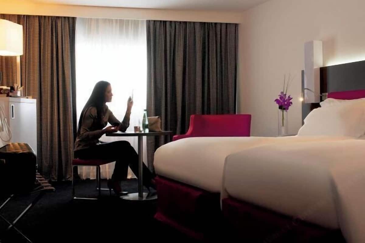 Premium bedding, in-room safe, desk, blackout curtains
