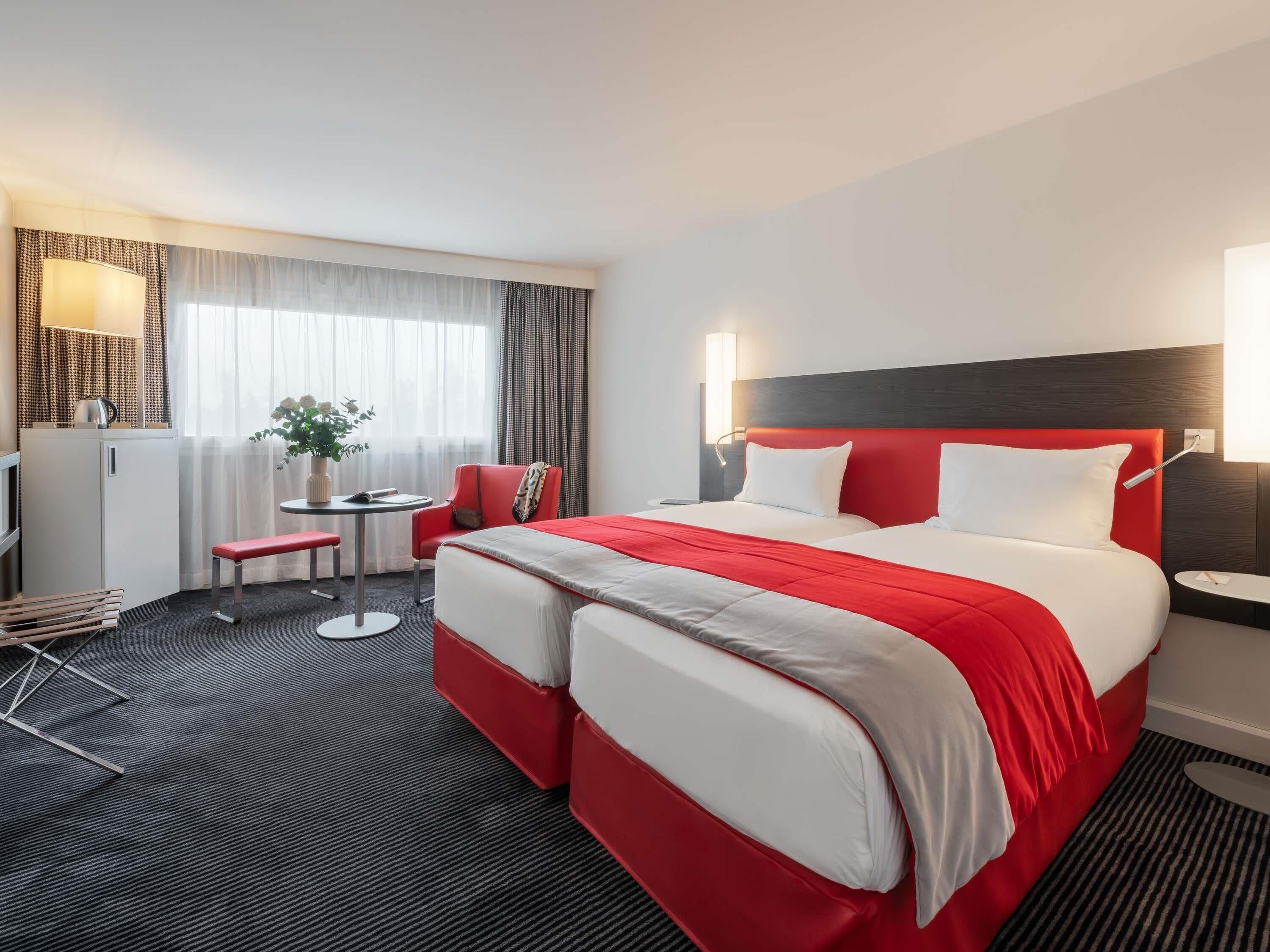 Superior Twin Room, 2 Single Beds | Premium bedding, in-room safe, desk, blackout curtains