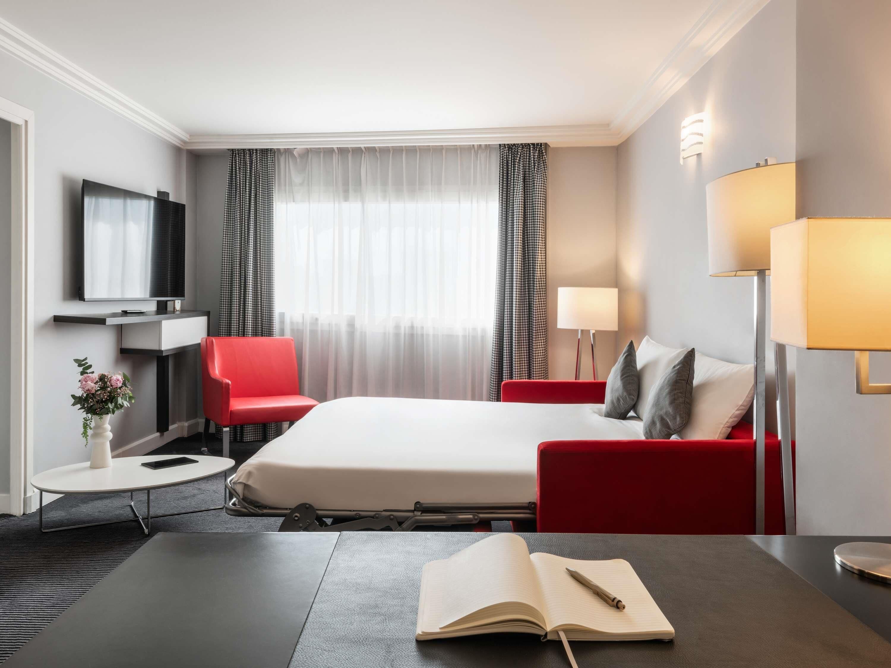 Premium bedding, in-room safe, desk, blackout curtains