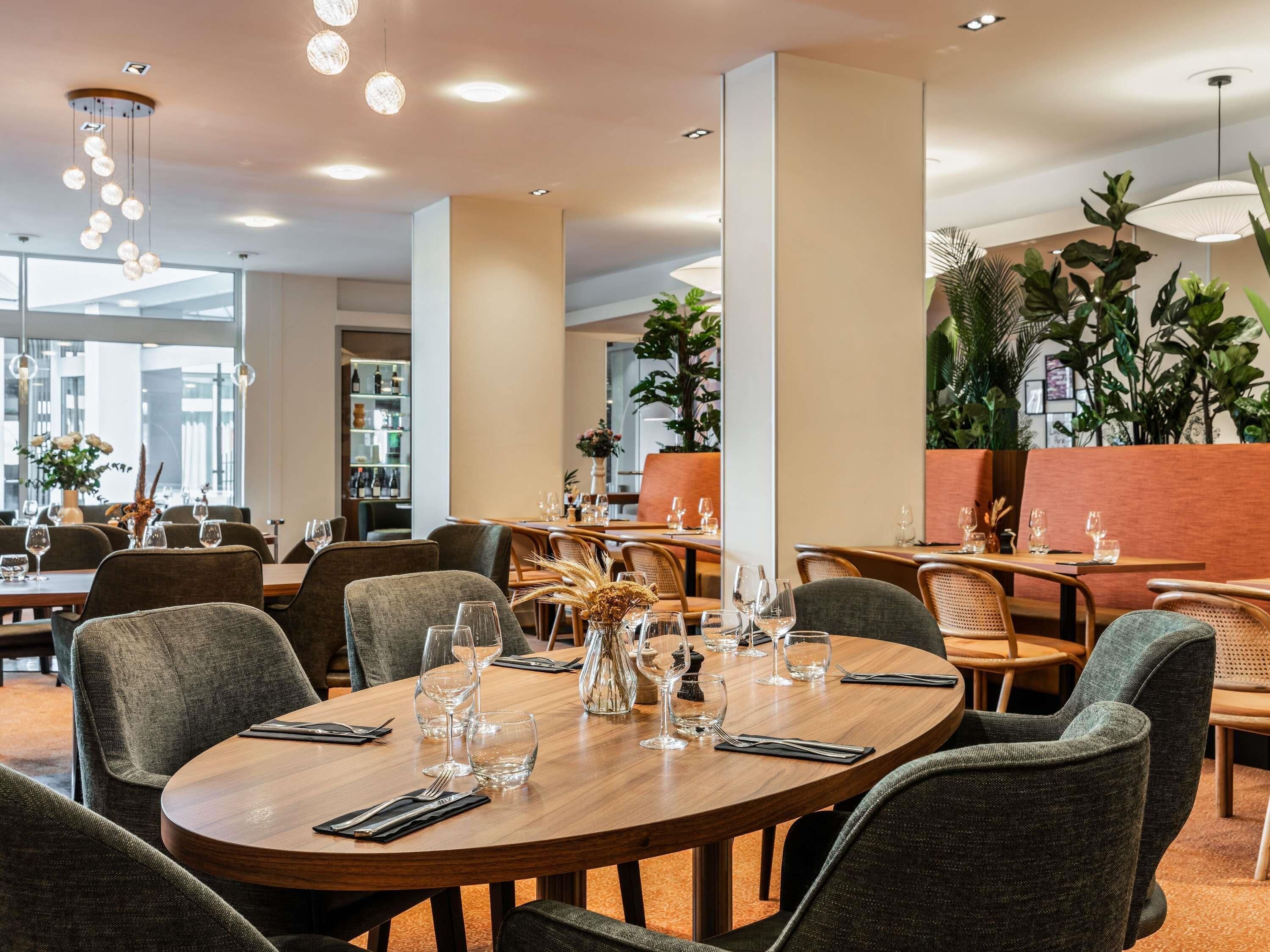 Se sirven desayunos, almuerzos y cenas; cocina internacional