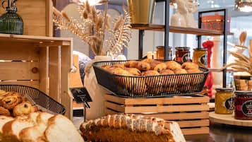 Daily buffet breakfast (EUR 20.5 per person)