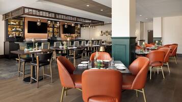 供應早餐和晚餐,美國料理