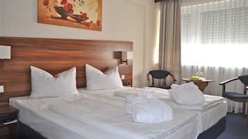 Comfort Double or Twin Room | Hypo-allergenic bedding, minibar, in-room safe, desk