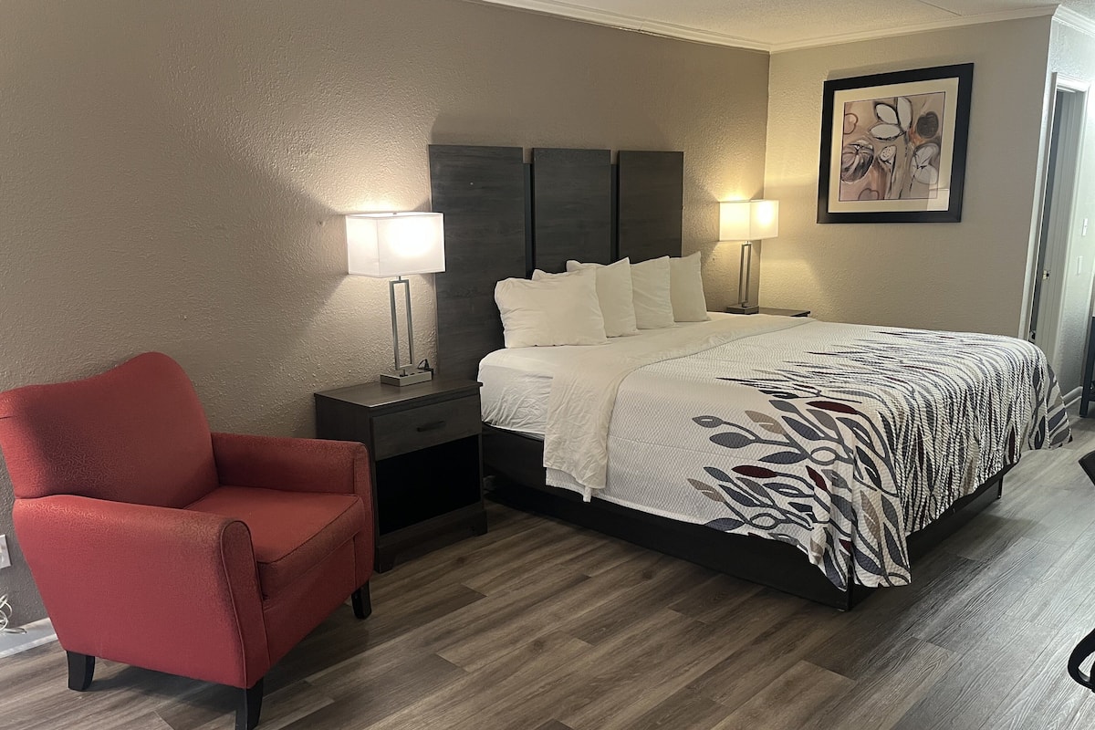 Desk, laptop workspace, free WiFi, bed sheets