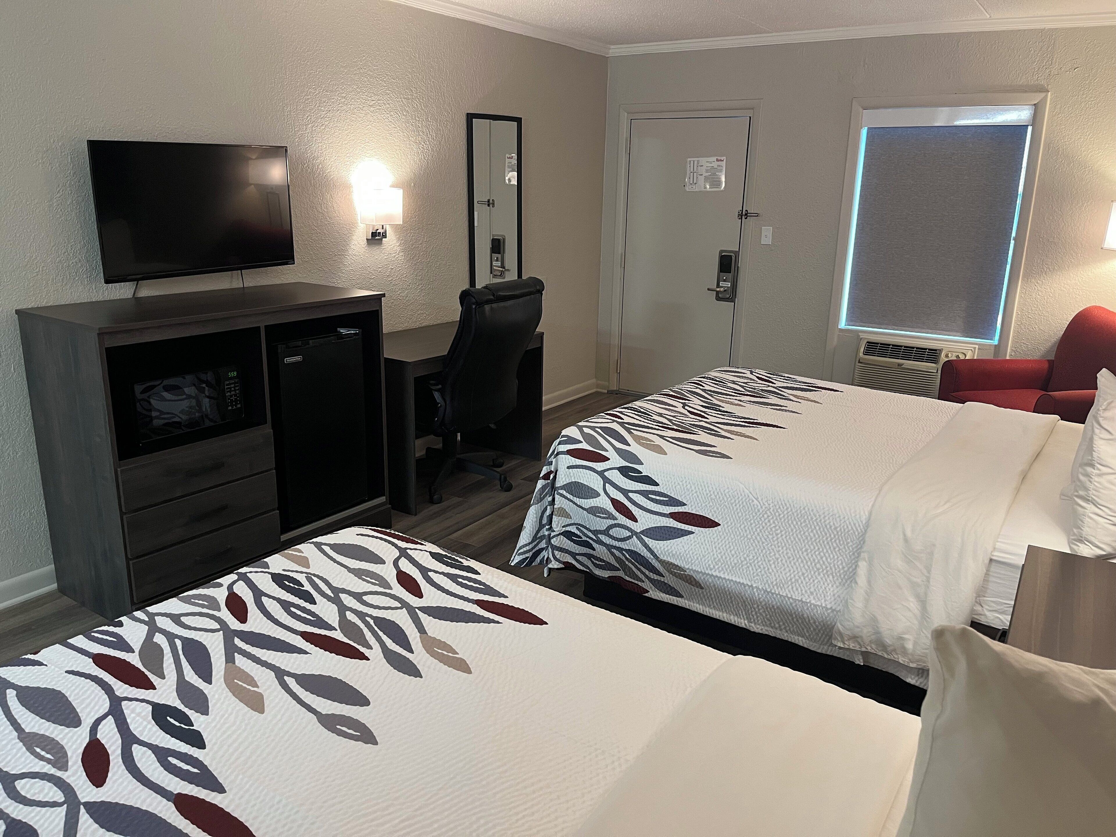 書桌、筆電工作空間、免費無線上網、床單