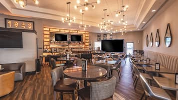 Breakfast, lunch and dinner served