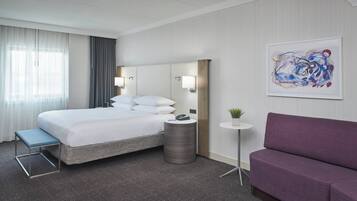 Hypo-allergenic bedding, down comforters, in-room safe, desk