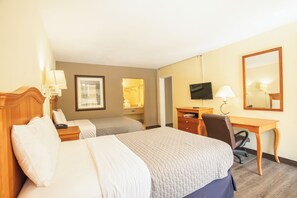 Family Room, Berbilang Katil, Non Smoking | 1 bilik tidur, meja, seterika/papan seterika, Wi-fi percuma 