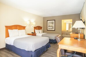 Family Room, Berbilang Katil, Non Smoking | 1 bilik tidur, meja, seterika/papan seterika, Wi-fi percuma 