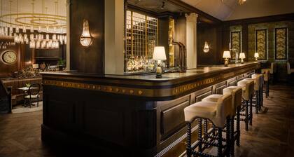 The Queens Hotel