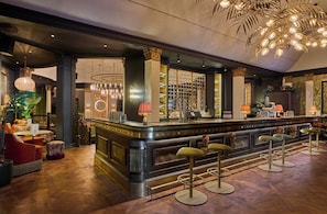 Bar (on property) - The Queens Hotel (Leeds)