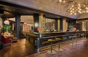 Bar (en la propiedad)