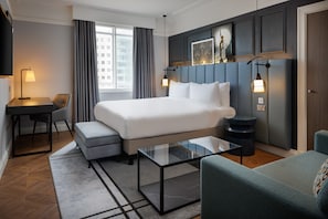 Superior Family City Square View | Hypo-allergenic bedding, in-room safe, desk, laptop workspace