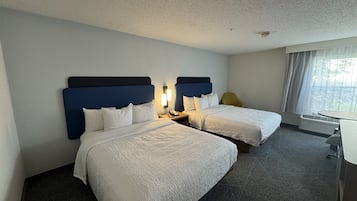 防敏寢具、羽絨被、房內夾萬、遮光窗簾/窗簾
