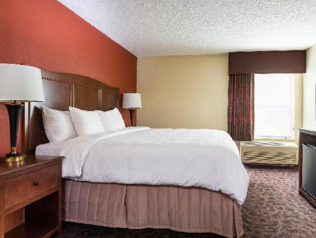 Hypo-allergenic bedding, down duvets, in-room safe, blackout curtains
