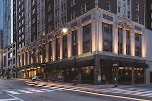 Exterior - Hotel Phillips Kansas City Curio Collection by Hilton (Kansas City)