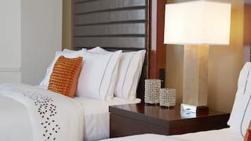 Bộ đồ giường cao cấp, chăn bông, nệm có lớp đệm bông, bàn