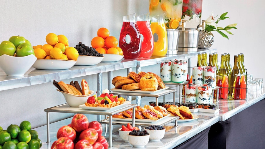 Renaissance St. Louis Airport Hotel