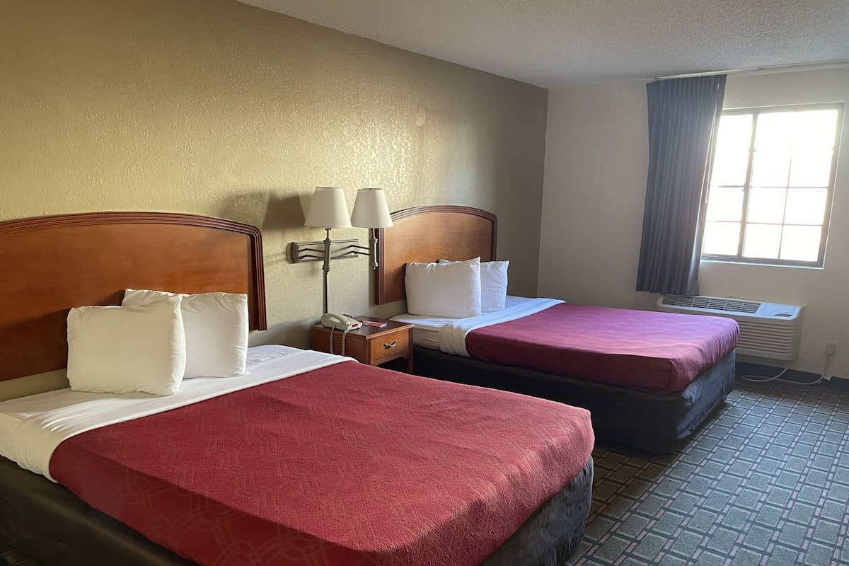 Desk, free cots/infant beds, rollaway beds, free WiFi